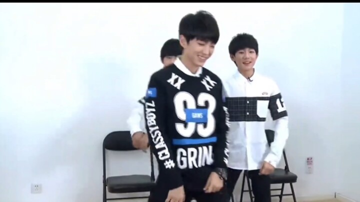 ชอบตอนที่พวกเขามาถ่ายคลิปเล่นกันตามที่ต่างๆ เมื่อก่อน