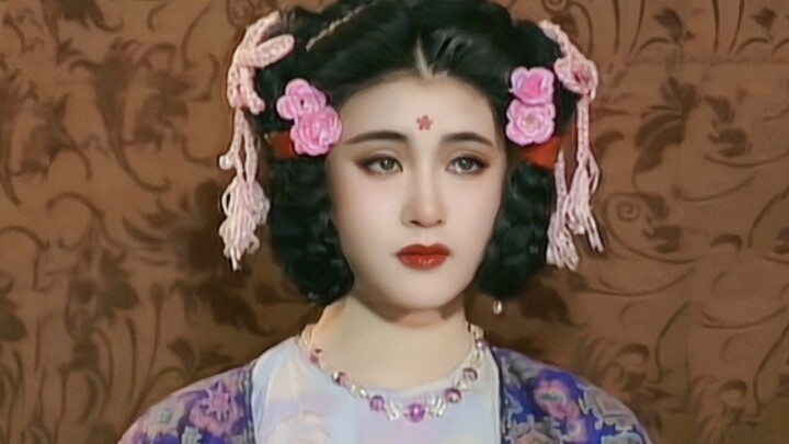 Hubungan majikan dan pelayan yang efektif, sekarang sudah jarang terlihat gaya seperti ini lagi. Est