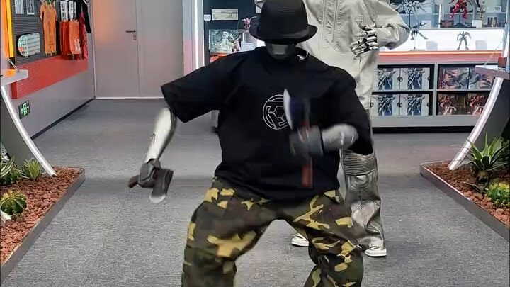 Trong cuộc tranh tài Vua Khiêu Vũ Cơ Khí, bạn nghĩ số 1 hay số 2 thắng?