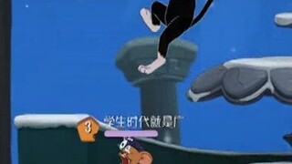 Trò chơi di động Tom và Jerry: Chuột đen đấu với bốn tên cướp biển, chơi gôn trên mặt đất, thứ gì đó