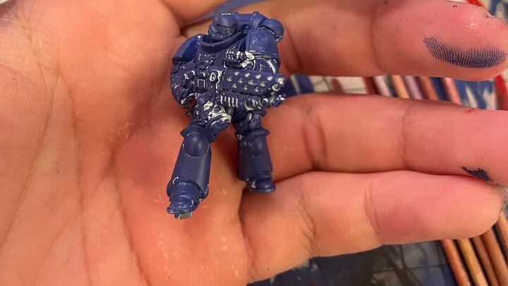 Warhammer new player first time painting chess pieces slag painting not glass heart need advice