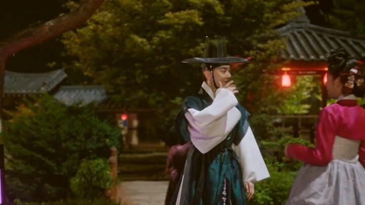 "มีทักษะจีบสาวอยู่เพียบ น่าเสียดายที่ตัวเองก็เป็นสาวเหมือนกัน"