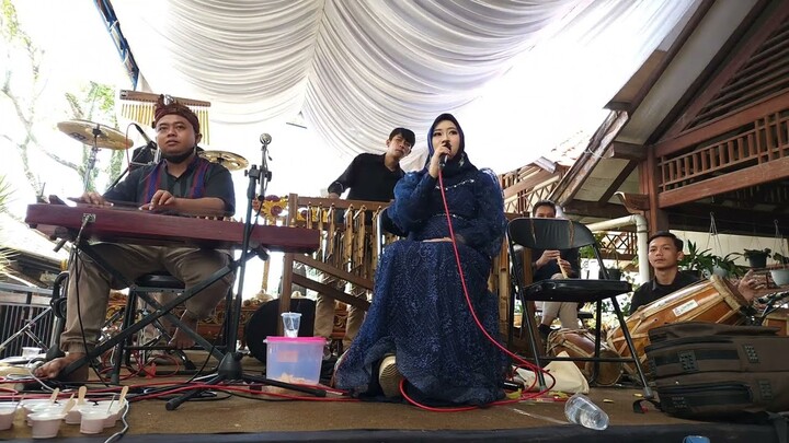Kacapi Kawih : Wuyung Gandrung | Saung Ranggon | Kalangkang | Lamunan | Voc. Nelsyadela Putry #kawih