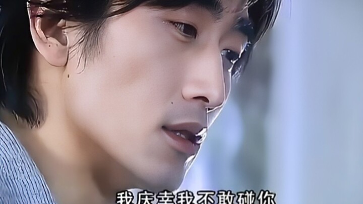 رغم أنه ينتقد نفسه باستمرار، إلا أنه أصبح أكثر جاذبية!