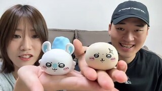 Ini sangat menyakitkan...siapa yang melakukan ini chiikawa?