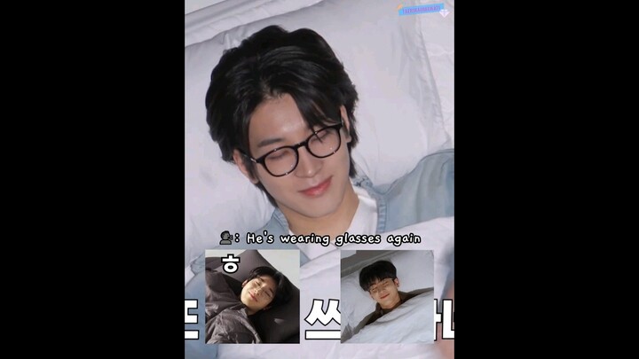wonwoo always wearing glasses when he sleeps 😭😂😴 #seventeen #wonwoo #GOING_SVT