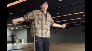 Pancakes are definitely the best match for waacking | Audio-visual synchronization version of Fiesta