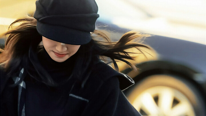 A stunning beauty of our era—just a few pap shots at the airport and it looks straight out of a K-dr