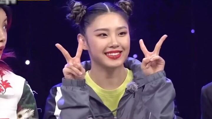 It turns out LeeJung is Itzy’s choreographer, that’s awesome!