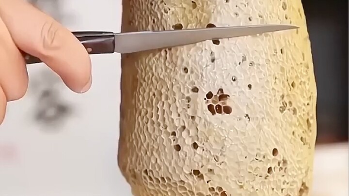 Bên trong 1 tảng mật ong tự nhiên 🐝🐝🐝