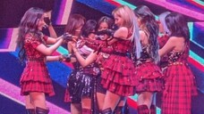 Tears in my eyes!!! TWICE's first nine-member performance of Cry for Me