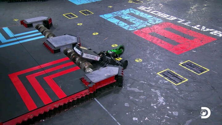 battle bots minotaur vs saw blaze