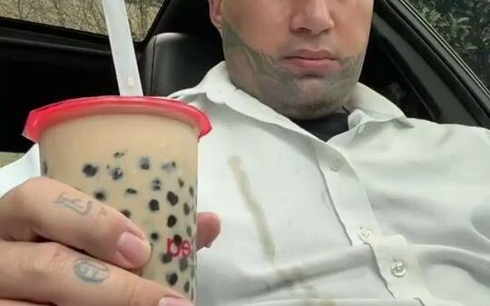 Why are foreign bros pulling out the “pain mask” when they drink bubble tea?
