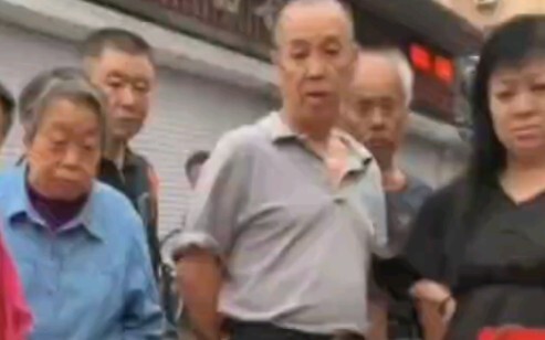 The old man’s heart is completely undisturbed—he can’t help but feel like laughing?