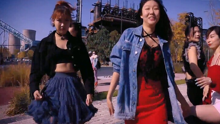 ITZY คัฟเวอร์เพลง "LOCO" เต็มๆ | เราพยายามอย่างดีที่สุดที่จะสร้างเครื่องแต่งกายขึ้นมาใหม่! - -