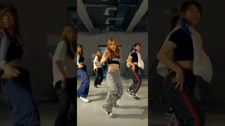 Mm, she the devil😈🤘 #dana #choreography