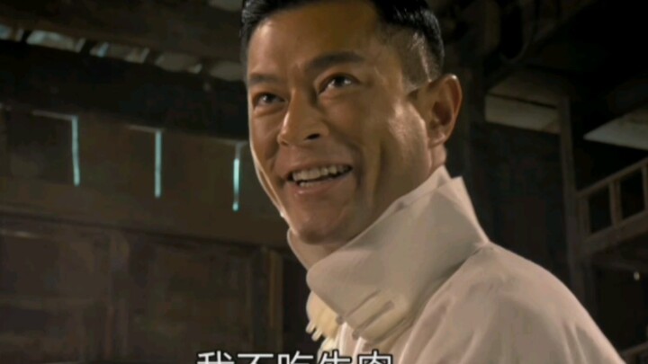 นายทหารหนุ่ม: “ผมไม่กินเนื้อวัวนะ (หัวเราะ)”
