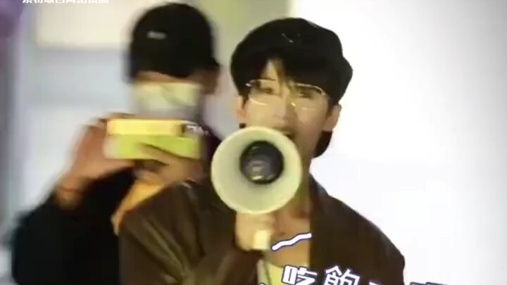 Tan Jianci personally treats his fans at his own expense! It’s true that they really do eat well—wow