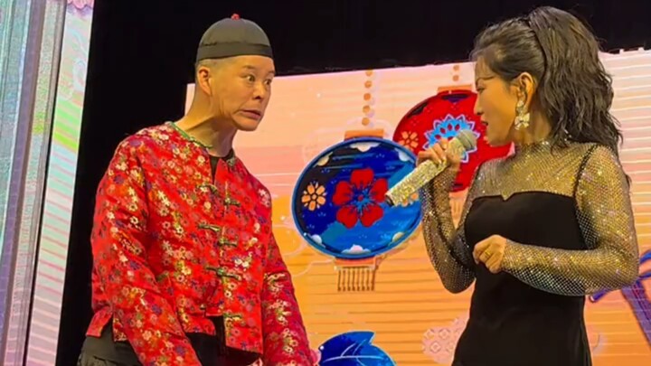 Li Daguo really nails his imitation of the turtle, and Tian Wa’s imitation of the green bottle fly i
