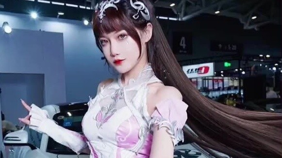 Bộ sưu tập vũ trụ trực tiếp Douluo Dalu ở đây, có phải chính là Qian Renxue không?