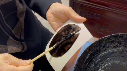 时光沉淀，文化传承。张氏乳腺老黑膏