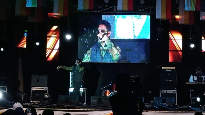Uptown Funk -Michael Pangilinan ( Live Performance)