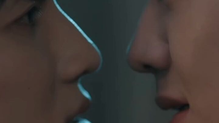 kiss