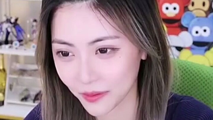 Streamer’s iconic moment: Sister Zhou turns family ties sour live on air