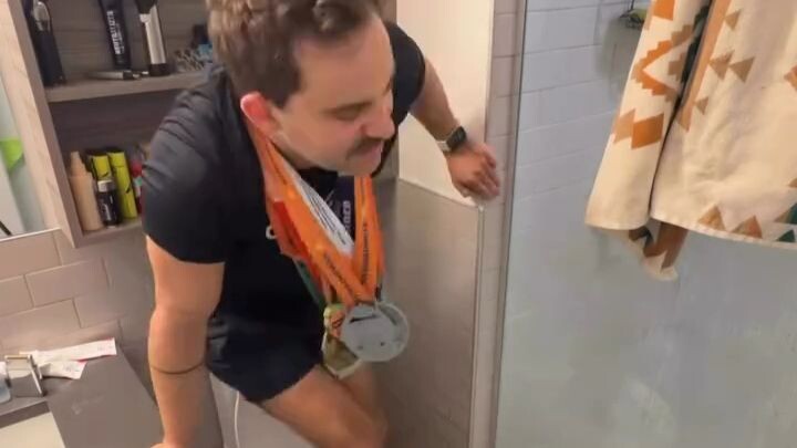 Even a god-tier player is doing step-ups on the toilet now.