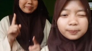 dance bareng temen sebangku