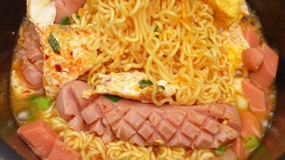 Telur dadar minyak cabai yang dilakukan oleh para blogger itu menipu