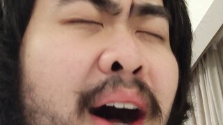 ร้องเพลง "เหตุผลที่พูด" อย่างซาบซึ้ง