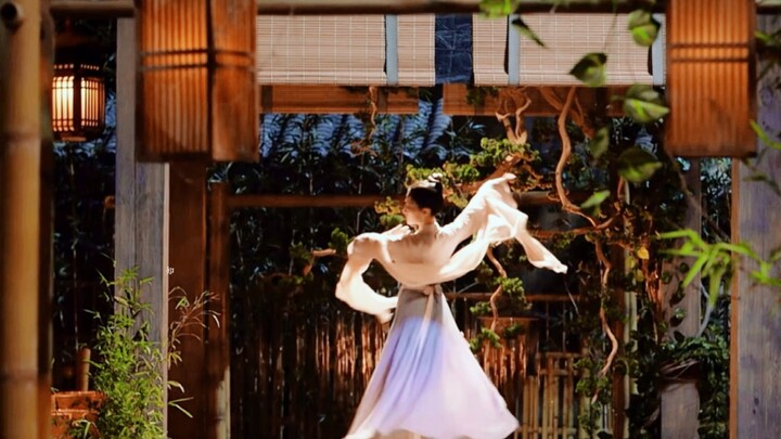 Help! This is exactly how the heroine who makes the male lead fall for her with just a casual dance 