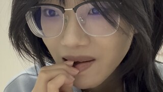 Trong dịp Tết Nguyên đán, các bạn cùng lớp của tôi đột nhiên thành lập một nhóm