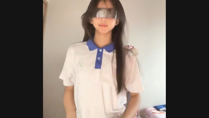 Cô em trung học ngây thơ trong sáng