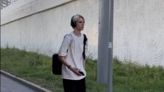 xQc illegitimate child plays private laughter on the street to torture the masses