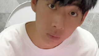 当你上厕所时
