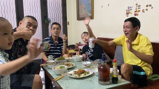 Gỏi bò hành tây- phở trộn bò gà