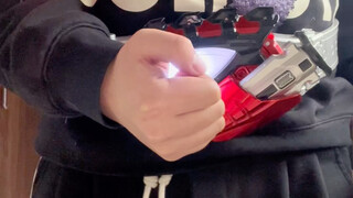 第一次买amazon的腰带。既不是csm也不是DX，玩法太少了。但是真的很喜欢惟由和千翼，果断买下了。