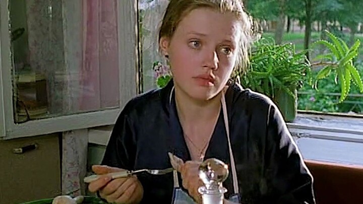 Minta gadis merayakan ulang tahun putra konglomerat, tapi begitu masuk rumah, mimpi buruk pun dimula