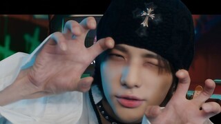 Album mới của Straykids bao gồm bài hát "SUPER BOARD" và đã phát hành bản xem trước.
