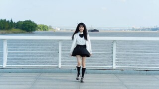 Home Dance—So sorry for being this cute!! ''>O<''!