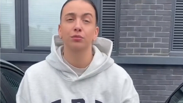 Phiên bản Mỹ, đầu vuông, bóng dầu, thích xem, ai hiểu được (cô gái này chính là người sáng tạo ra lo