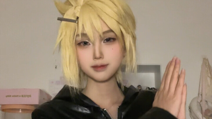 หัวหน้าเหรอ? นี่ไม่ใช่สตรีมเมอร์สาวหวานที่ฉันติดตามใช่ไหม!