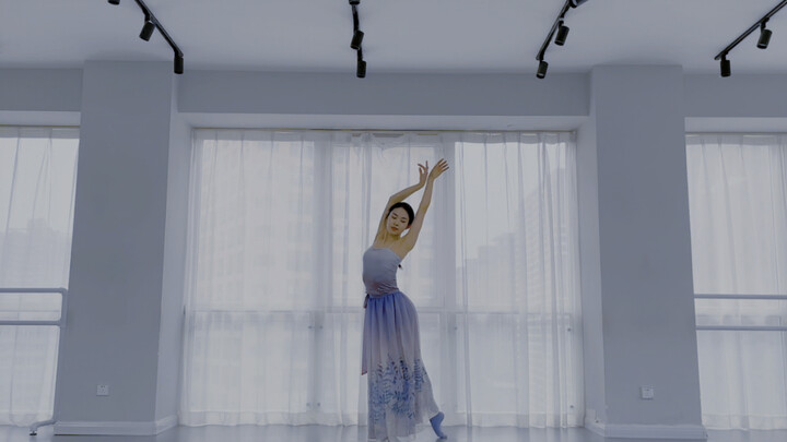 I really like the atmosphere of the classical dance "Qingming Rain"