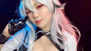 [cosplay] cảnh sát này lạ quá 😋.