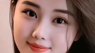 Qi Yuanyuan, one of the ten golden flowers of Evergrande, is beautiful and talented. She was once Ba