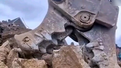 Is it cool for an iron dragon to eat rocks?