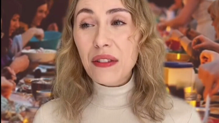 The “popular girl” from a U.S. TV show giving a speech at her parents’ anniversary—exactly like this