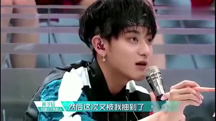 “Thanh Xuân Có Bạn 101” còn nhớ fan may mắn được EXO bốc thăm trong chuyến lưu diễn đầu tiên không